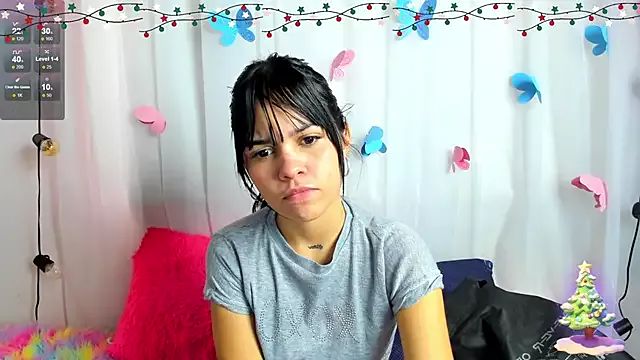 Emma__boo from StripChat is Freechat