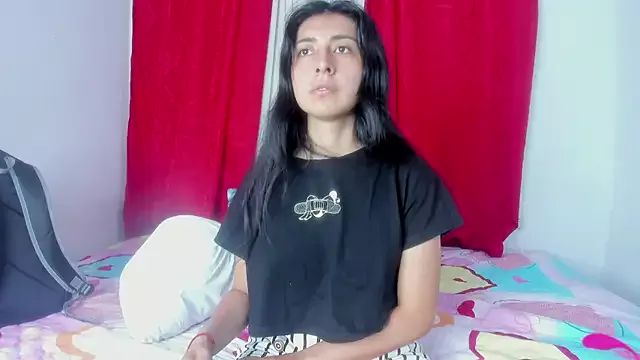EmmaWilliamss from StripChat is Freechat