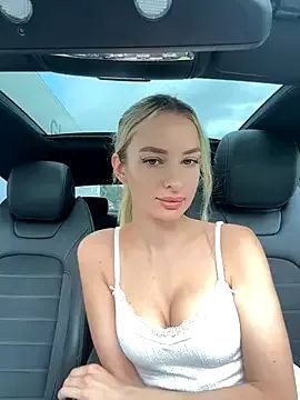 EvieEvans from StripChat is Freechat