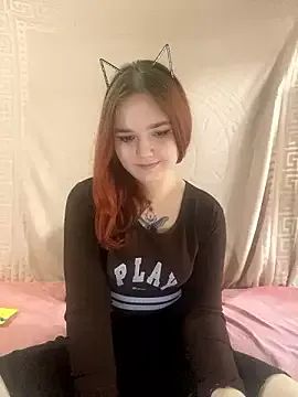 Lucy_Knight from StripChat is Freechat