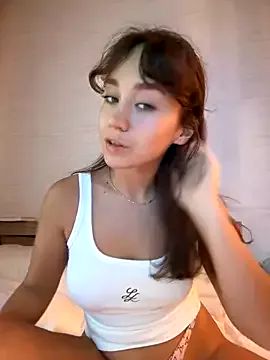 QuietNicole from StripChat is Freechat