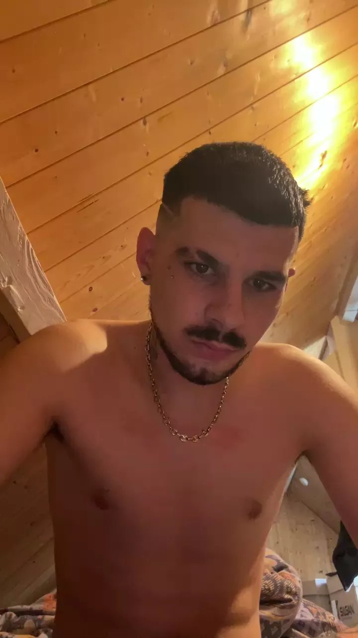 Offline Arthur84vice on Cam4