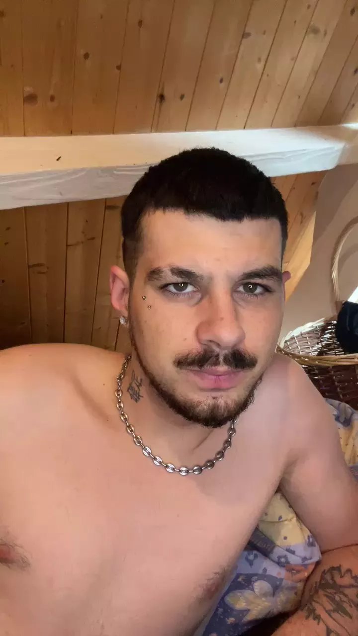 Offline Arthur84vice on Cam4