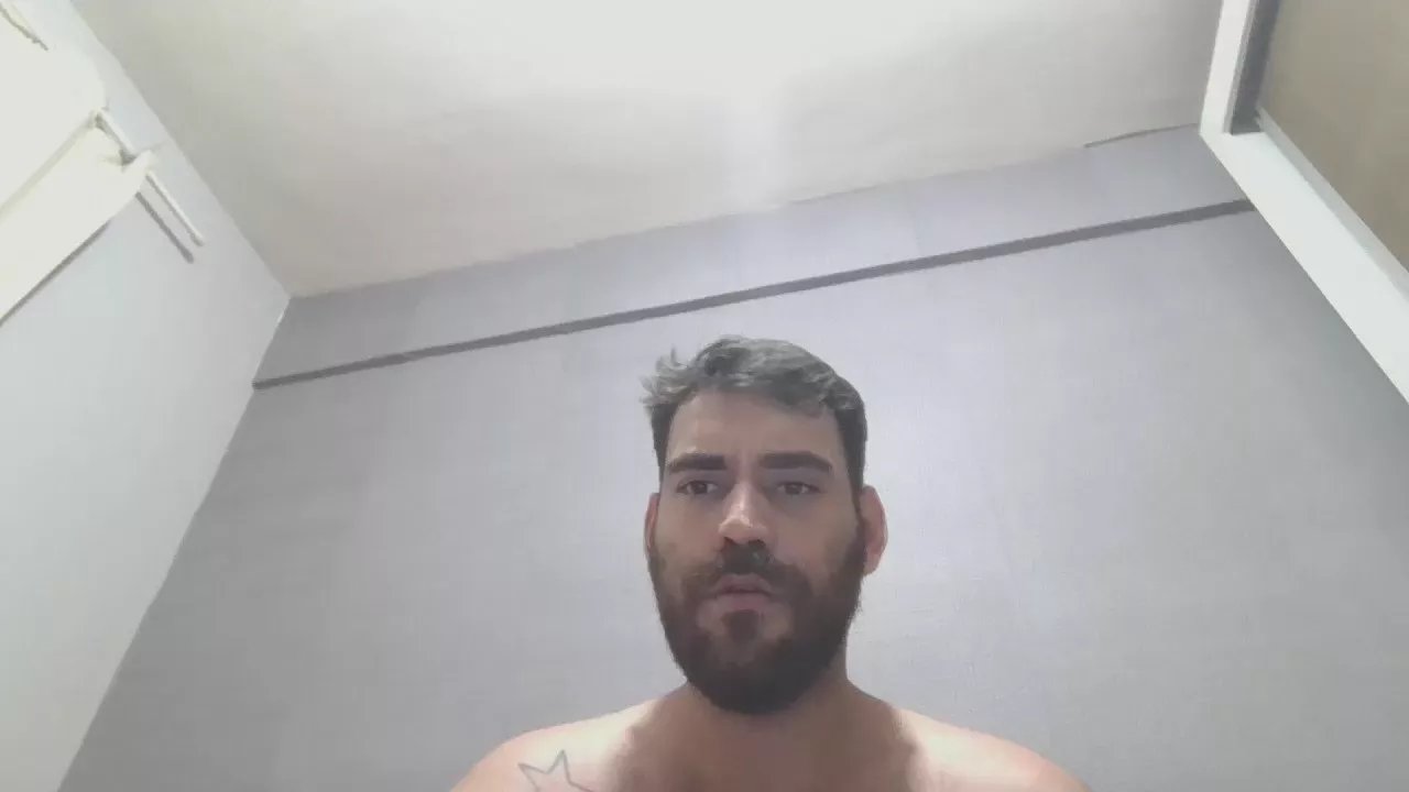 Offline caiorio2 on Cam4