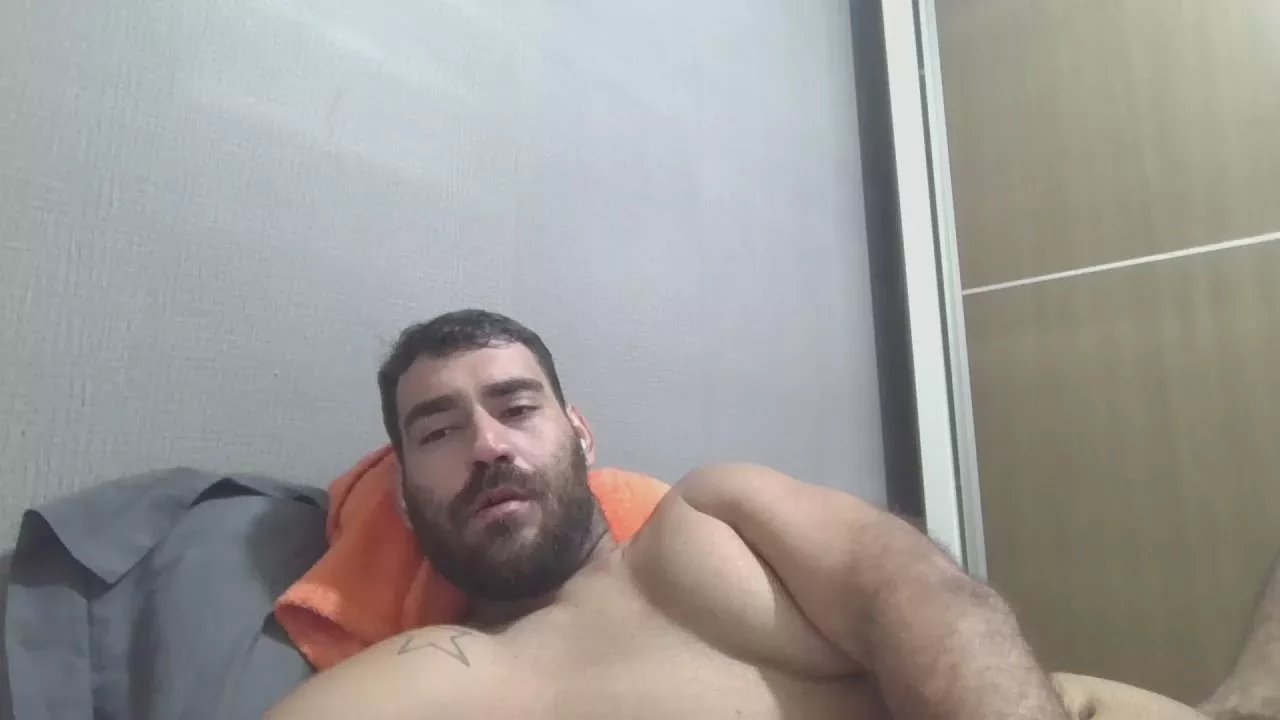 Offline caiorio2 on Cam4