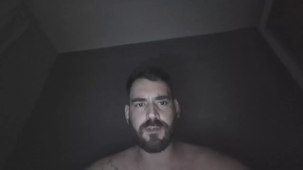 Offline caiorio2 on Cam4