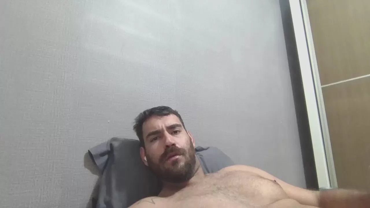 Offline caiorio2 on Cam4