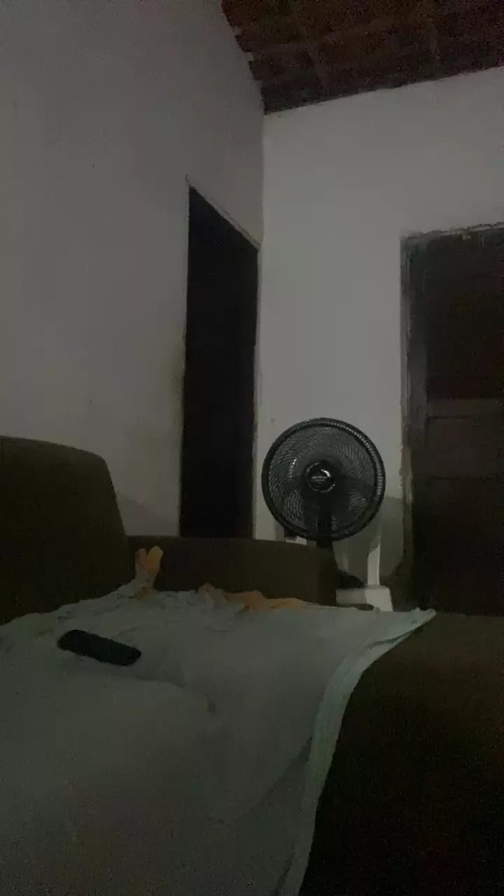 Offline dot21cm_ on Cam4