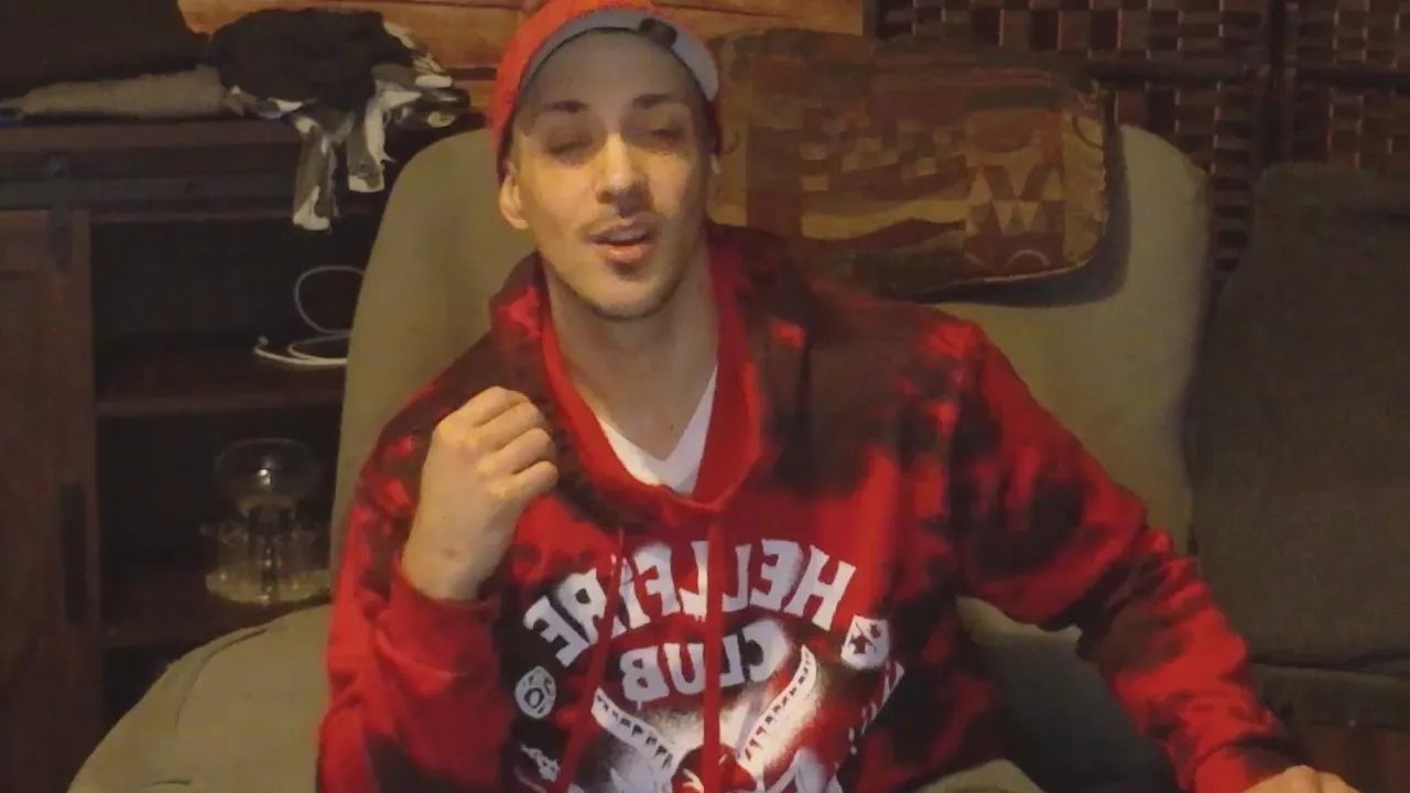 Offline Hotdickyxxx on Cam4