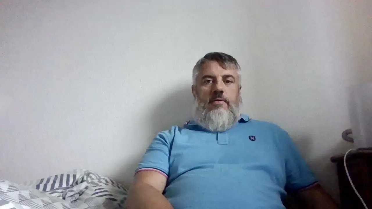 Offline loulou999999 on Cam4