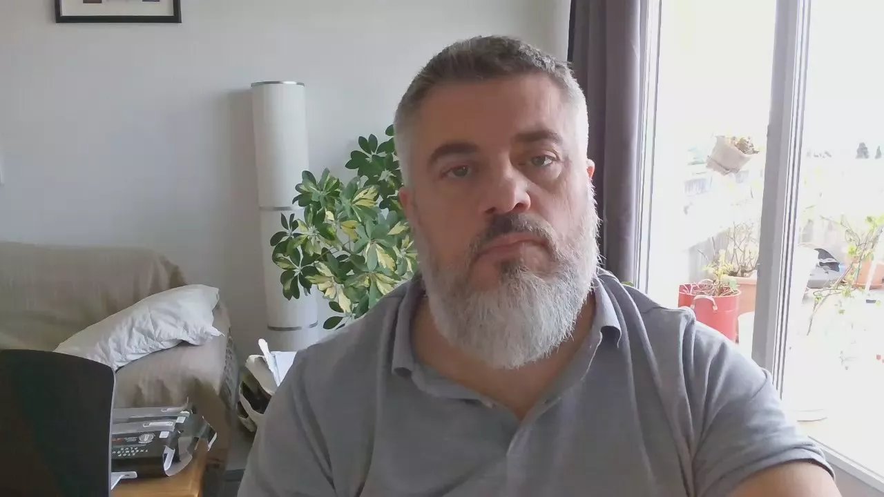 Offline loulou999999 on Cam4