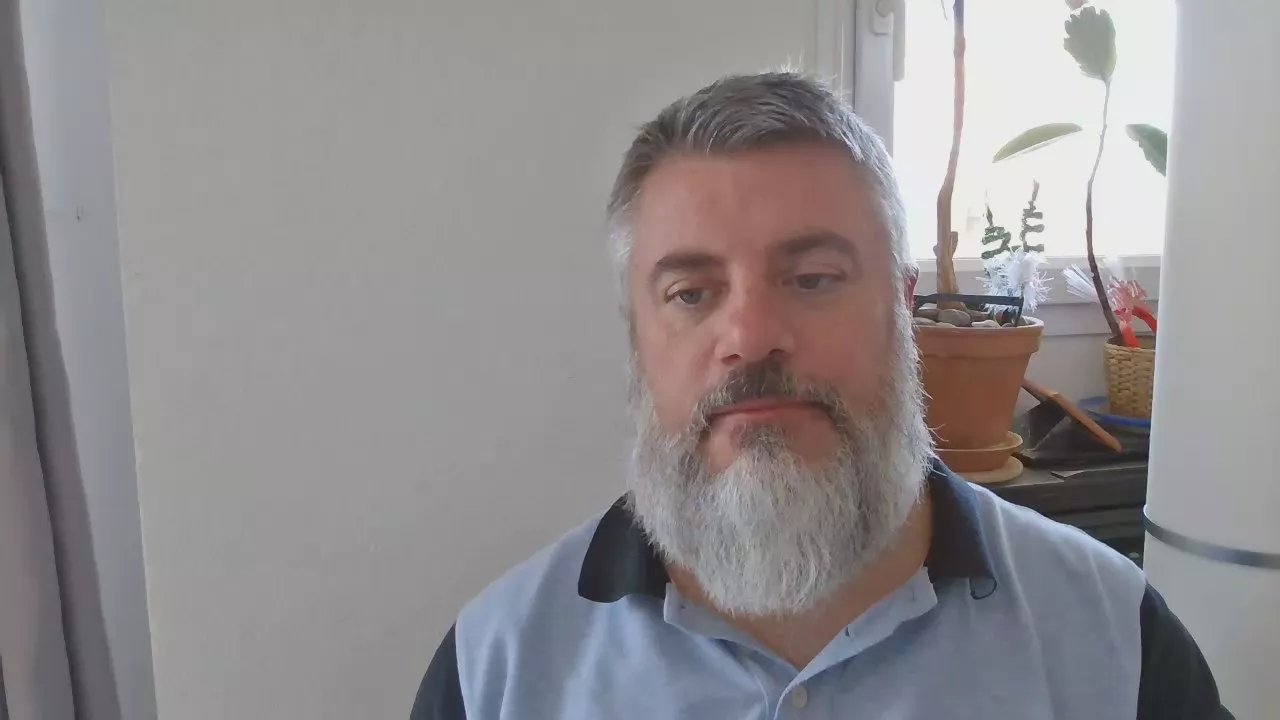 Offline loulou999999 on Cam4