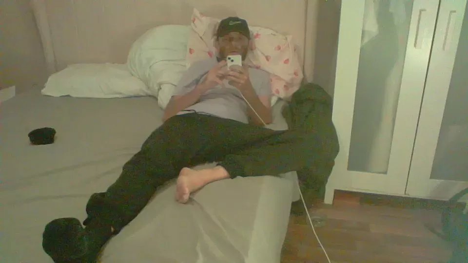 Offline randomboy4 on Cam4