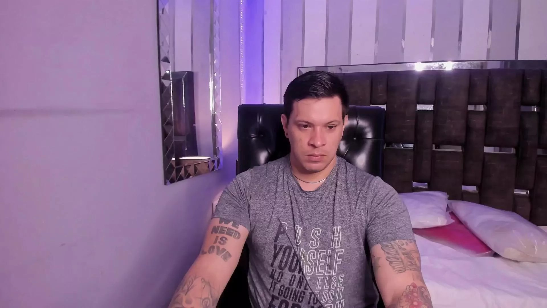 Offline Ryden_ on Cam4