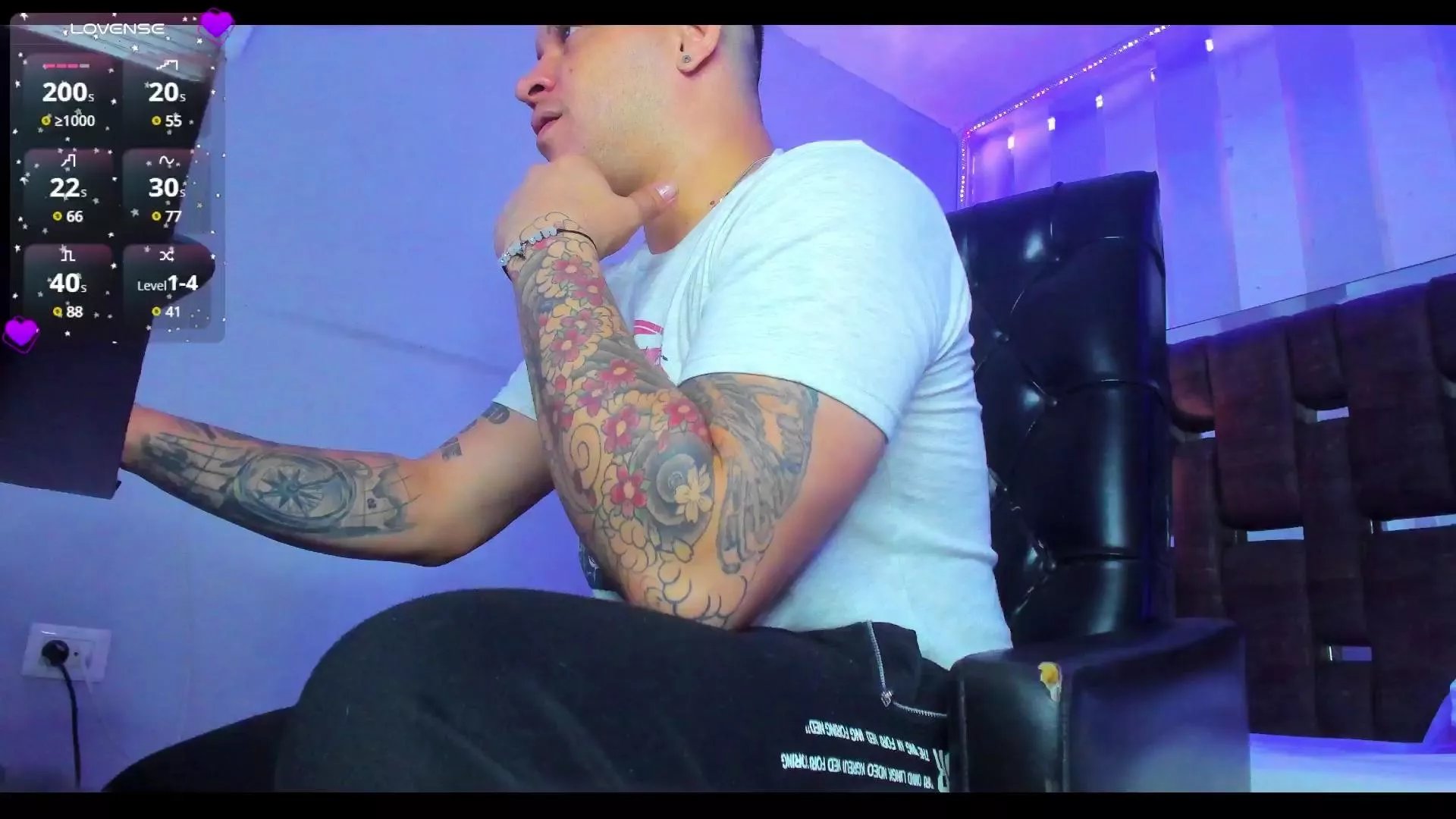 Offline Ryden_ on Cam4