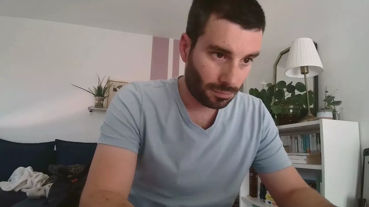 Offline simonxtem on Cam4