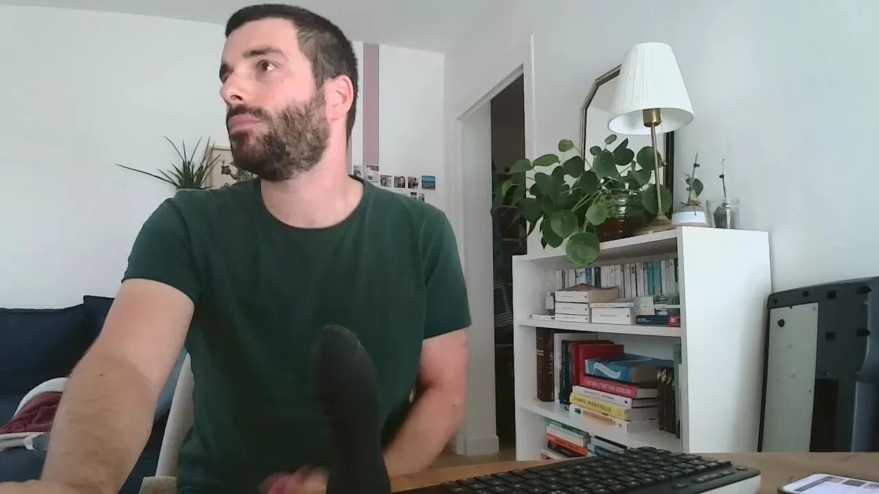 Offline simonxtem on Cam4