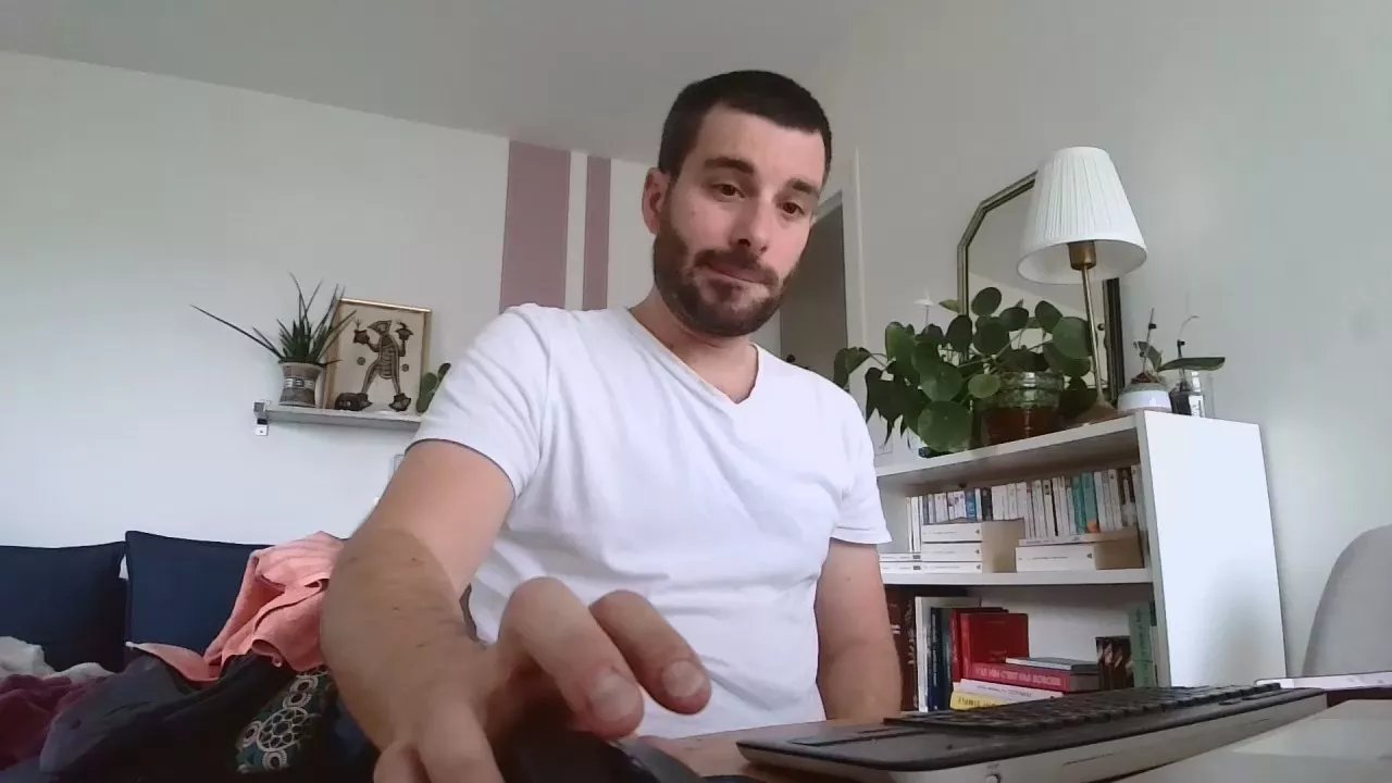 Offline simonxtem on Cam4