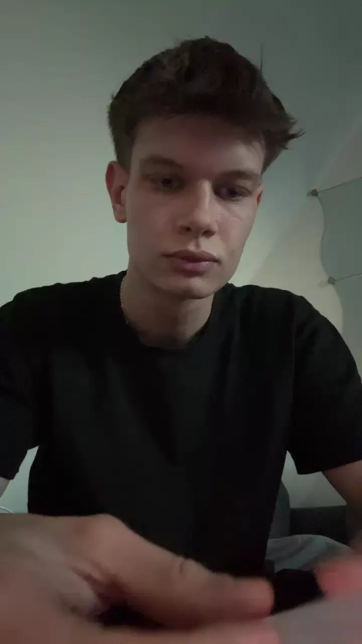 Offline wantedboy3 on Cam4