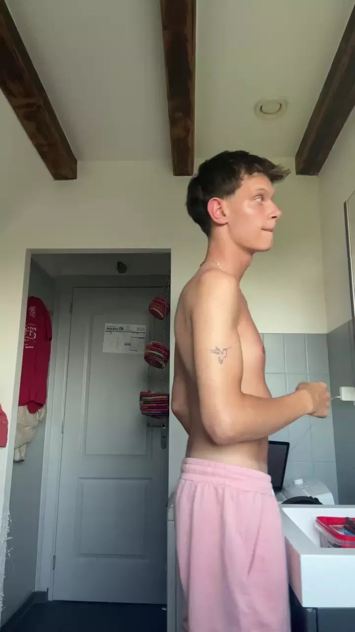 Offline wantedboy3 on Cam4