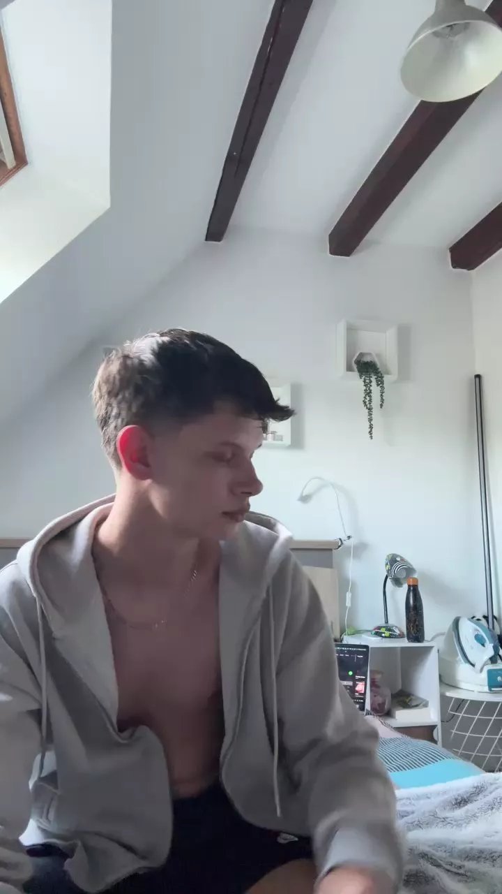 Offline wantedboy3 on Cam4