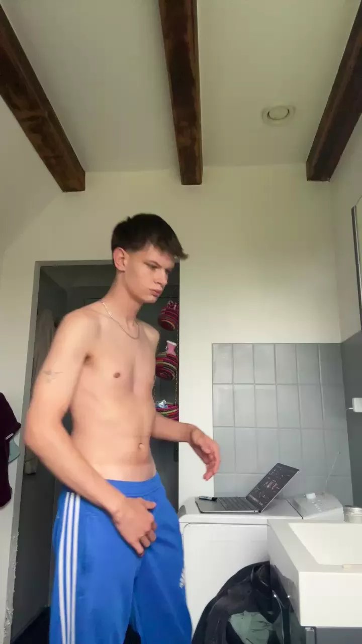 Offline wantedboy3 on Cam4