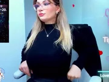 Freechat evelyne_rose on Chaturbate