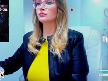 Freechat evelyne_rose on Chaturbate