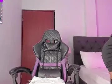 Freechat evelynhoward23 on Chaturbate