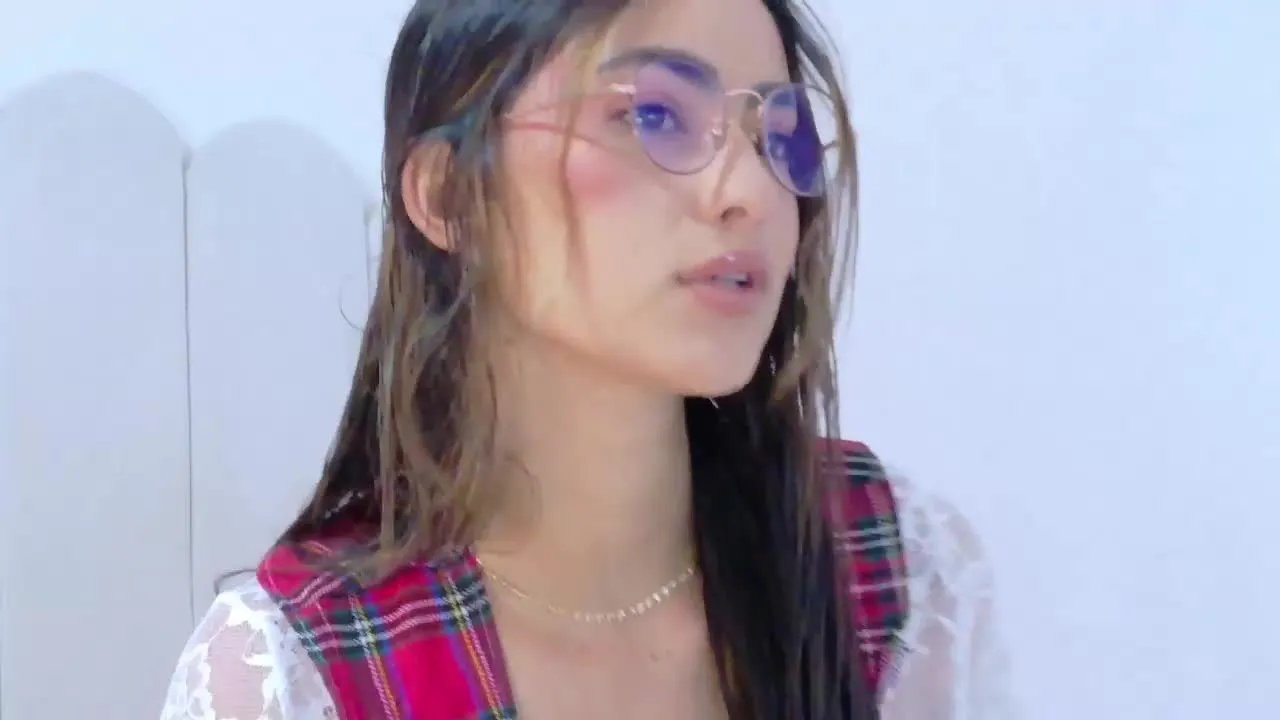 Offline HannaConnor on Streamray