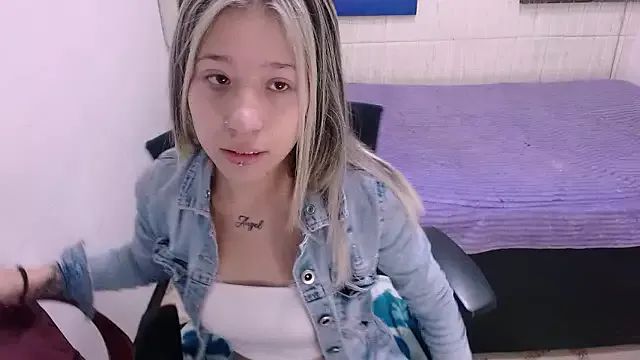 catalina_d26 on StripChat