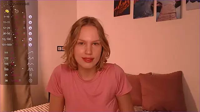 Coldgirl_ from StripChat is Freechat