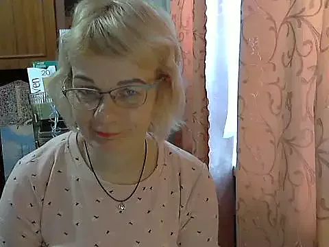 Emma__Mia from StripChat is Freechat