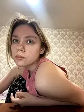 Jessuk25kiss from StripChat is Freechat