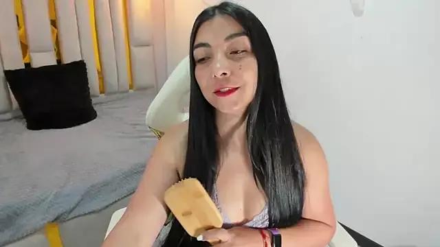 Karla_hernandez_ from StripChat is Freechat