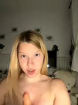 kimczii from StripChat is Freechat