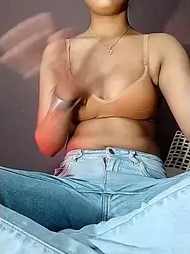 meenu_baby from StripChat is Freechat