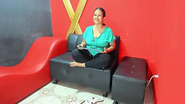 sol_miluna2 from StripChat is Freechat