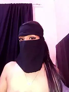 Sophia--- from StripChat is Freechat