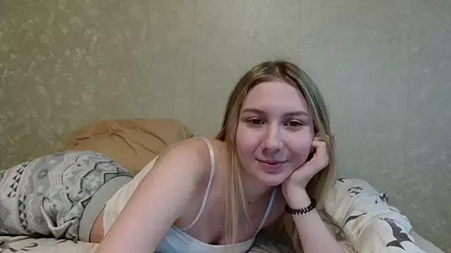 Tender_Lisa from StripChat is Freechat